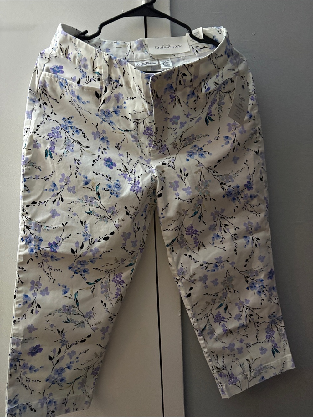 croft & barrow Cream Floral Crop Pants with Lavender and Blue